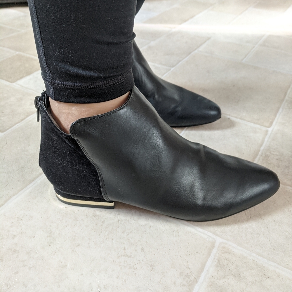 Loft flat zip ankle boot with gold detail